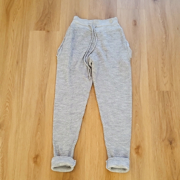 PrettyLittle Thing knitted sweat pants in Grey. Size small - Picture 5 of 5